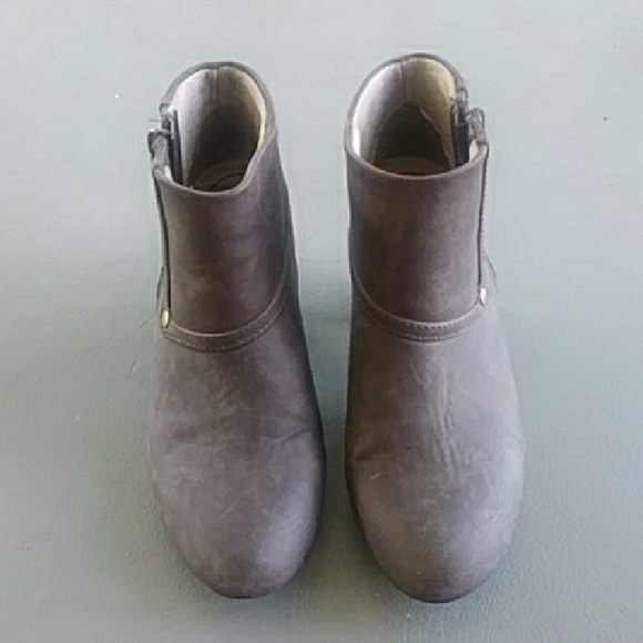 Life Stride Brown Ankle Booties Size 8 - Picture 2 of 7